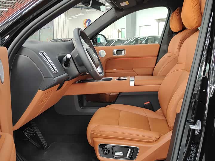 2025 LiXiang L7