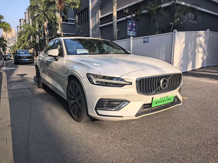 Volvo S60 Hybrid 2021 2021款 T8 E驱混动 四驱智逸豪华版