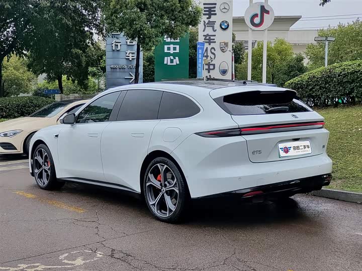 2025 Nio ET5