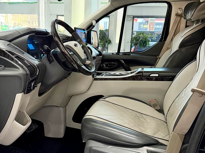 Ford Tourneo 2023 2023款 2.0T 自动致尊版