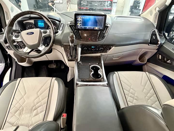 Ford Tourneo 2023 2023款 2.0T 自动致尊版