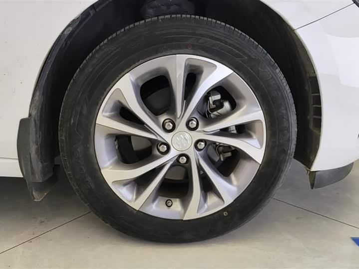 Фото 6 - Buick Verano