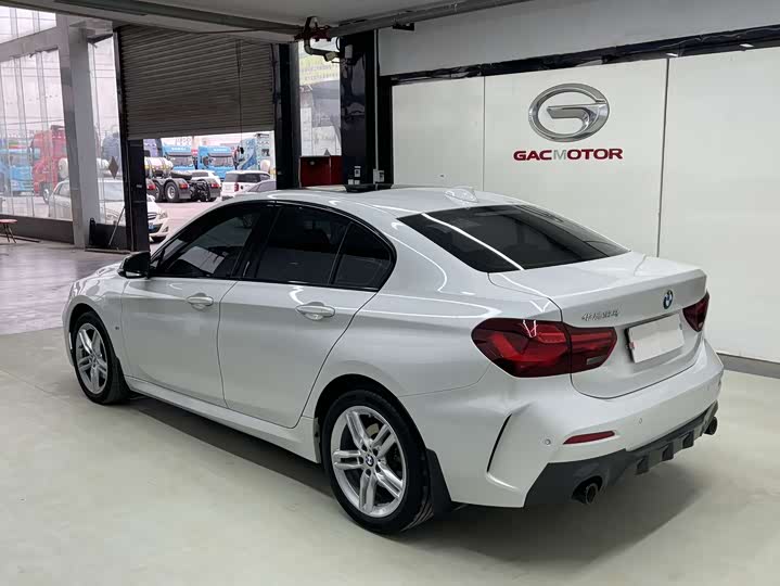 BMW 1 Series 2023 2023款 120i M运动曜夜版