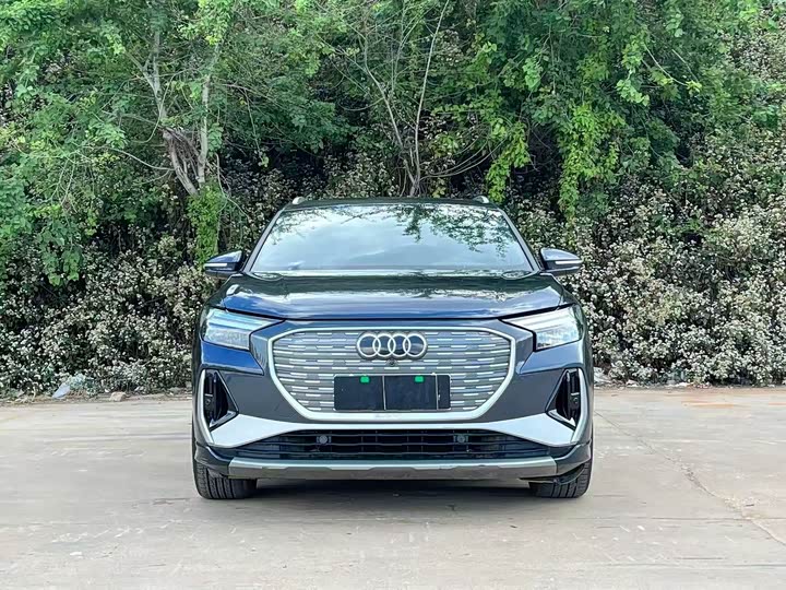 Photo 2 - Audi Q4 e-tron