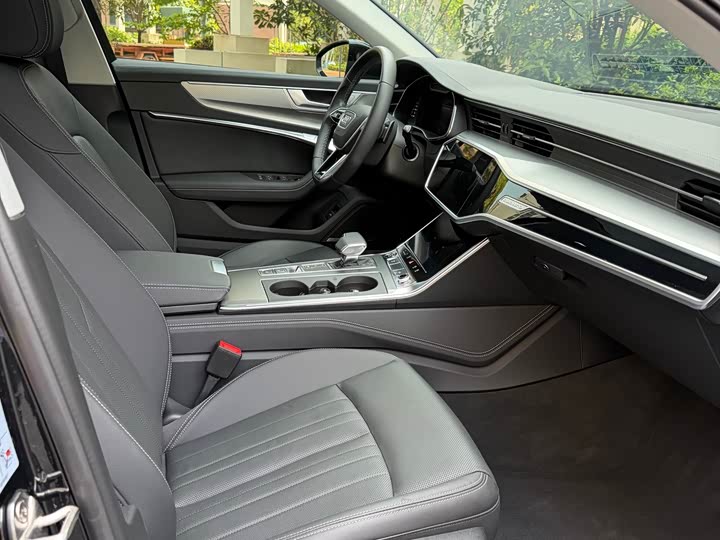 Photo 5 - Audi A6
