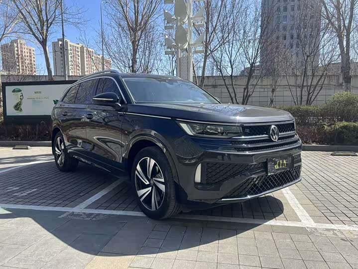 2025 Volkswagen Tavendor