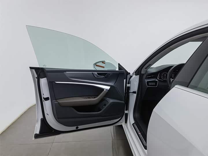 Zdjęcie 8 - Audi A7L