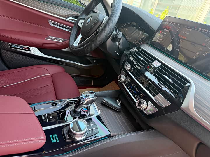 Photo 9 - BMW 5 Series