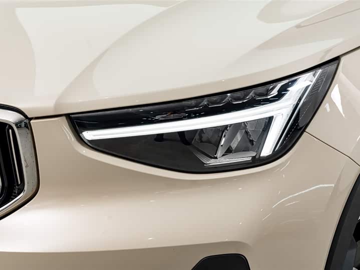 Volvo XC40 2024 2024款 B4 四驱智远豪华版