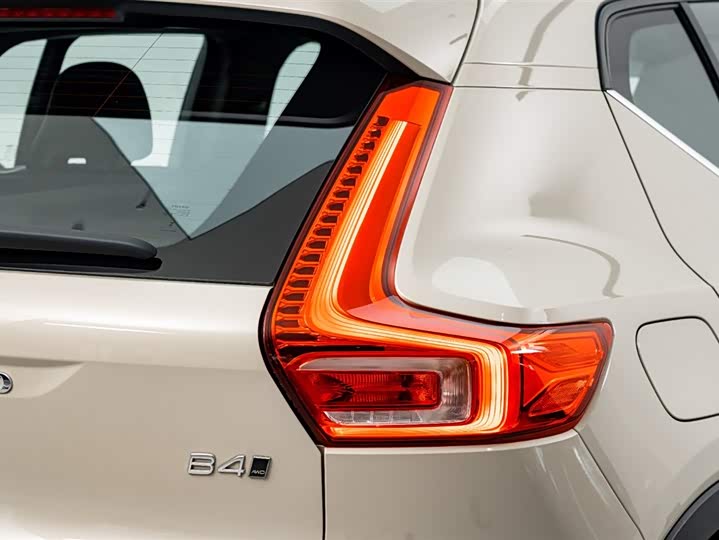 Volvo XC40 2024 2024款 B4 四驱智远豪华版