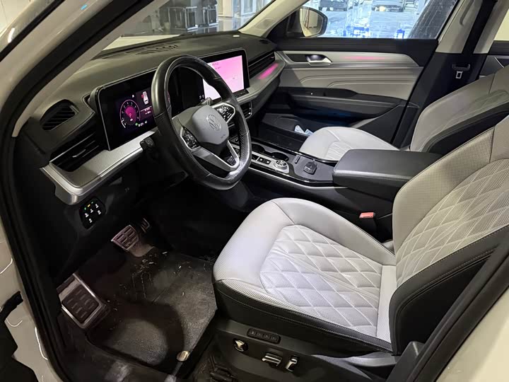 Volkswagen Tavendor 2023 2023款 380TSI 四驱R-Line巡游版