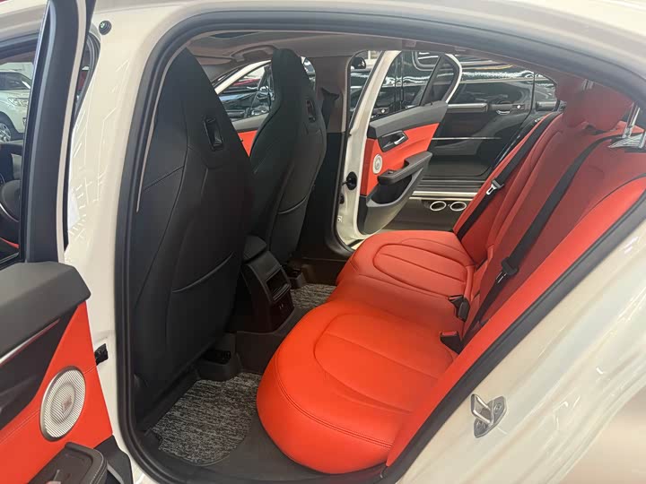 Фото 8 - BMW 1 Series