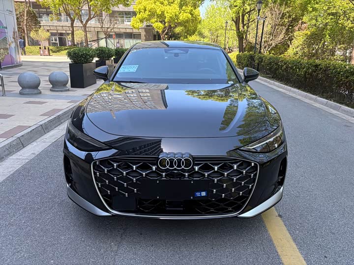 Photo 1 - Audi A6L