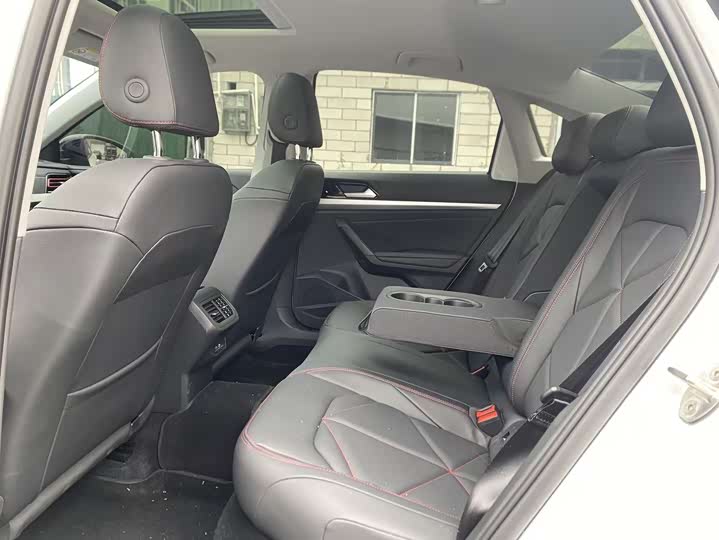 Фото 8 - Volkswagen Lavida