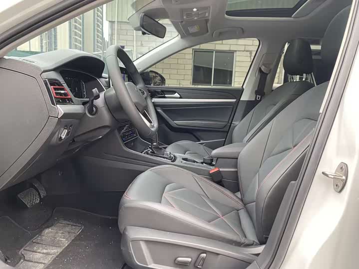 Фото 9 - Volkswagen Lavida