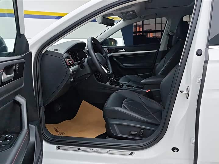 Фото 9 - Volkswagen Lavida