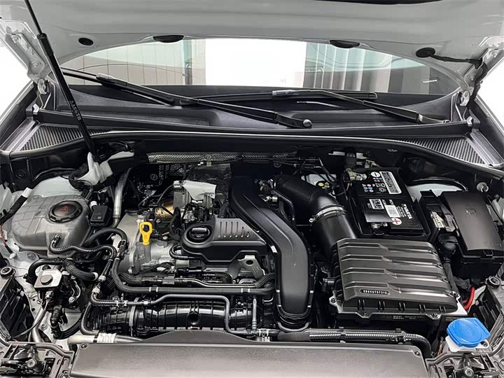 Photo 8 - Audi Q3