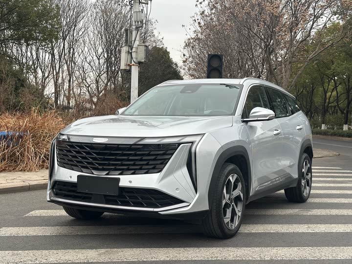 Фото 2 - Geely Atlas L