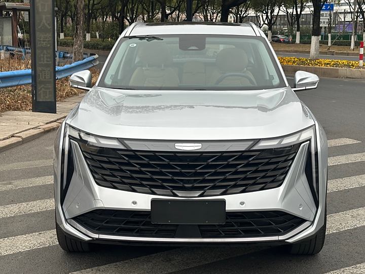 Фото 3 - Geely Atlas L