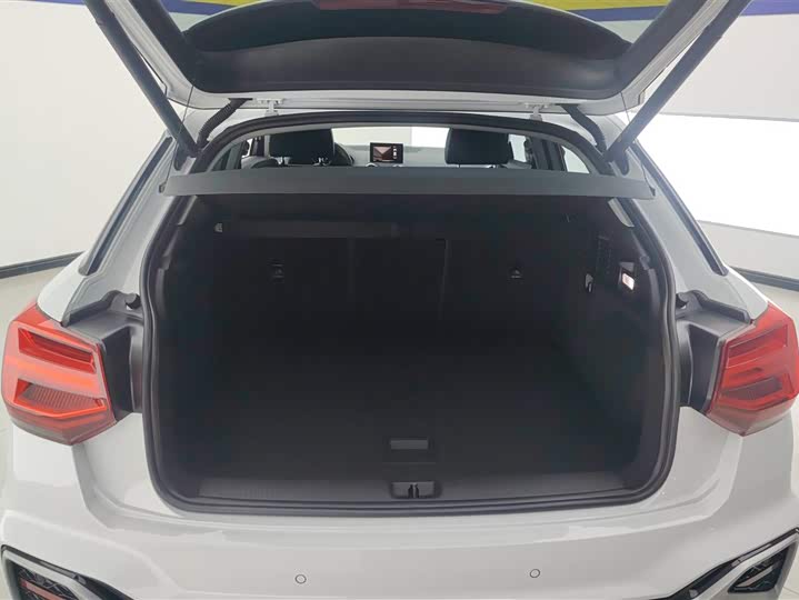 Фото 4 - Audi Q2L