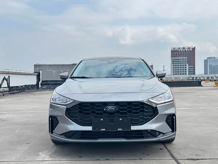 Ford Focus 2022 2022款 三厢 EcoBoost 180 自动竞速版