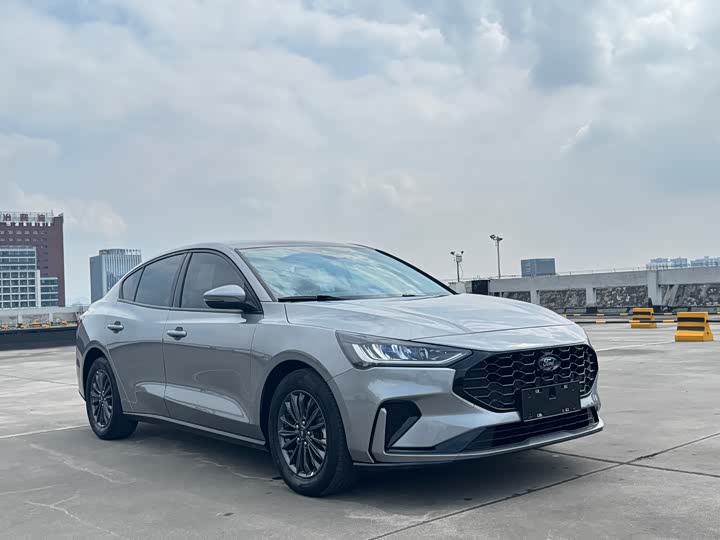 Ford Focus 2022 2022款 三厢 EcoBoost 180 自动竞速版