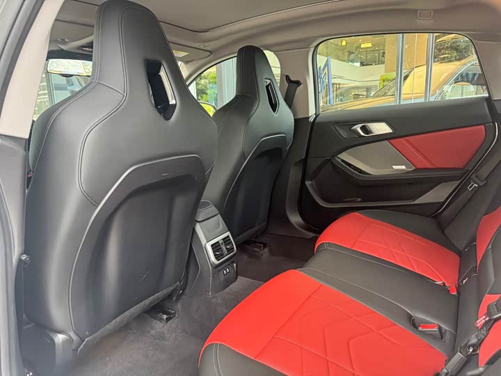 Фото 9 - BMW 2 Series
