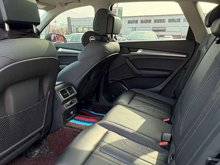 Zdjęcie 5 - Audi Q5L