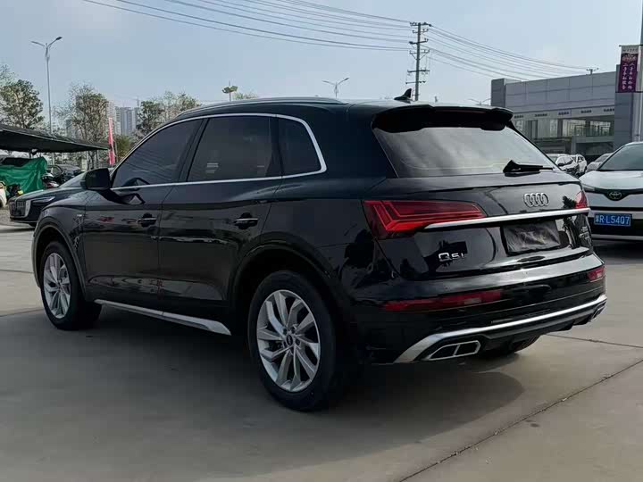 Zdjęcie 8 - Audi Q5L