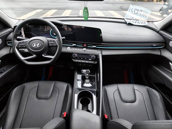 Фото 5 - Hyundai Elantra N line