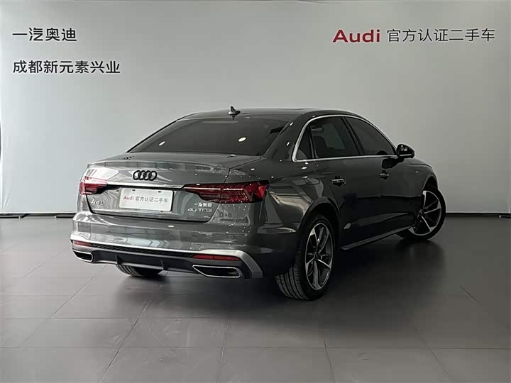 Фото 4 - Audi A4L