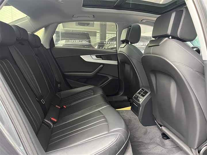 Фото 7 - Audi A4L
