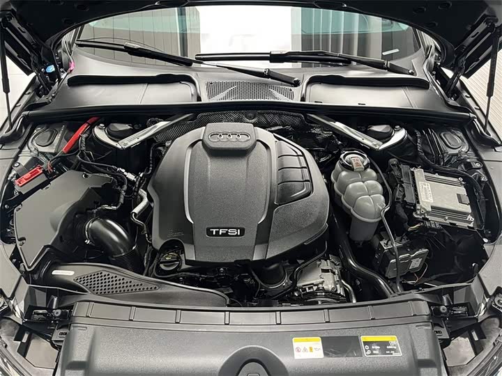 Фото 8 - Audi A4L