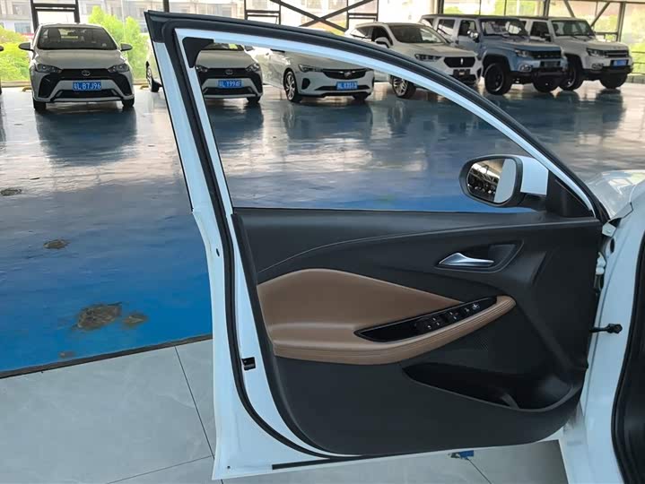 Zdjęcie 7 - Buick Verano