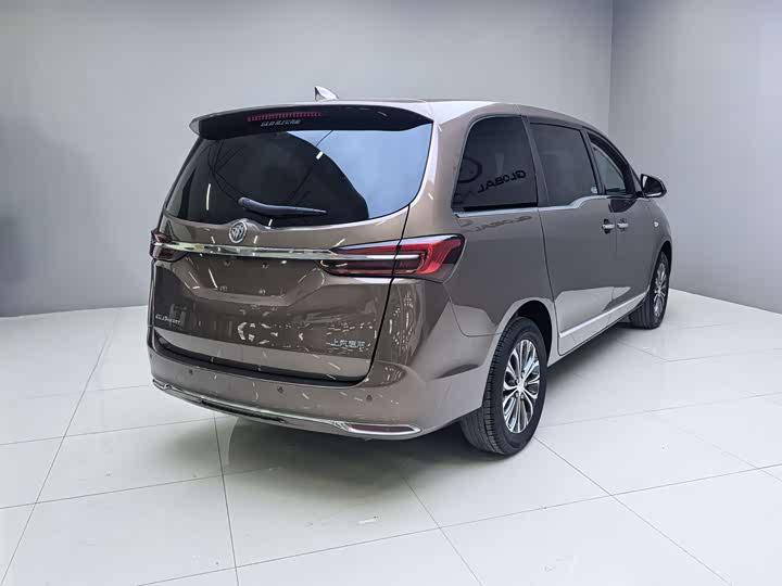 Photo 4 - Buick GL8 ES