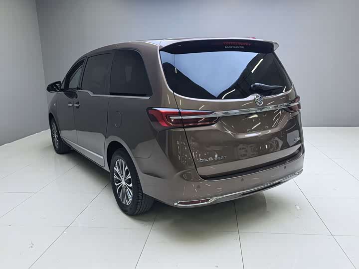 Photo 6 - Buick GL8 ES