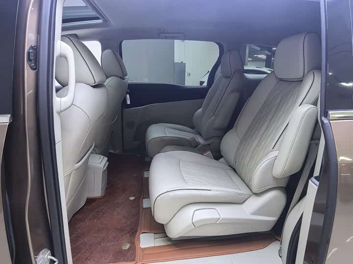 Photo 9 - Buick GL8 ES