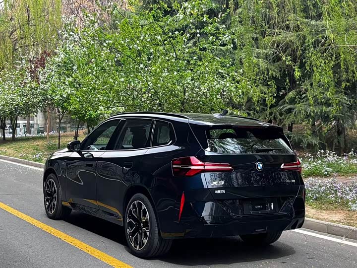 BMW X3 2026 2026款 xDrive30L 领先型 M运动曜夜套装