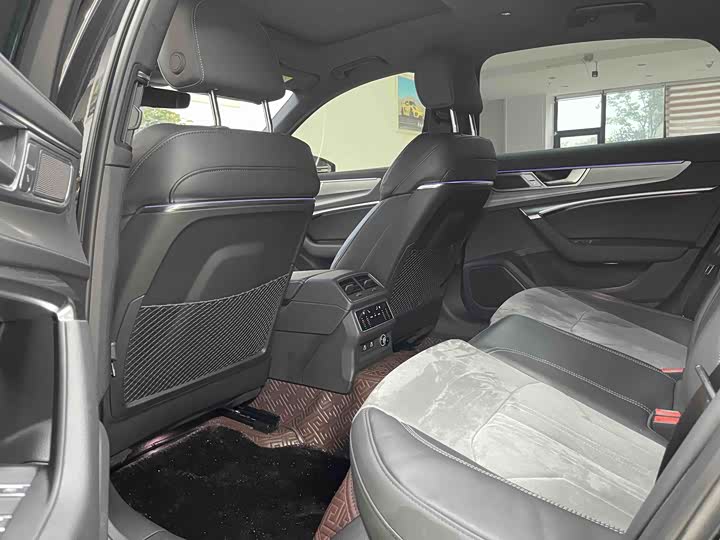 Zdjęcie 8 - Audi A6L