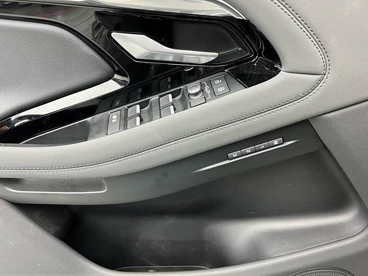 2022 Land Rover Range Rover Evoque L Hybrid