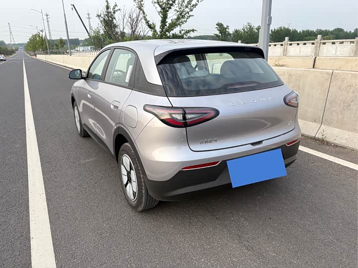 Фото 3 - Geely Galaxy Geome