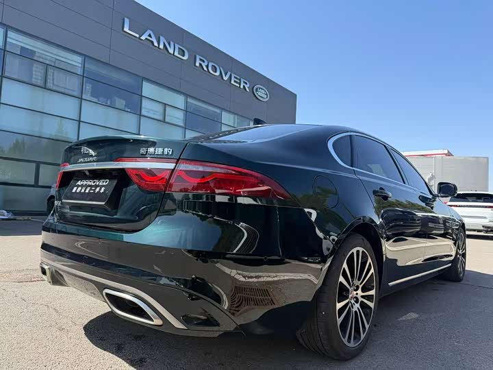 Jaguar XF L 2024 2024款 2.0T P250 两驱尊享豪华版