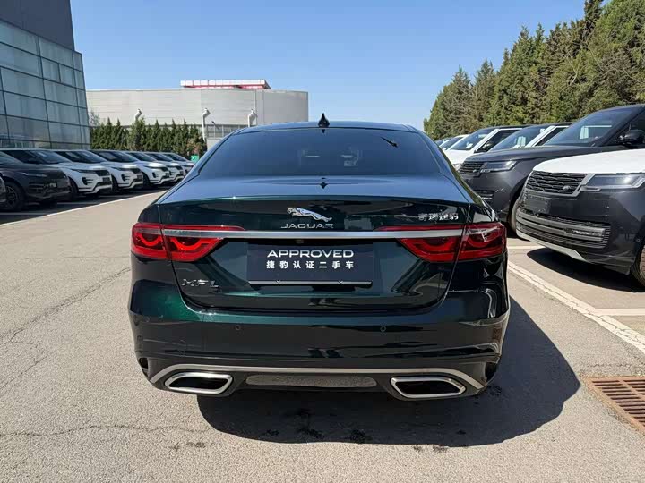 Jaguar XF L 2024 2024款 2.0T P250 两驱尊享豪华版