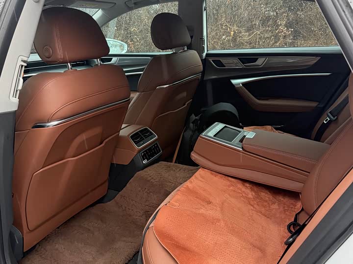 Audi A7L 2025 2025款 45 TFSI quattro 奢享型