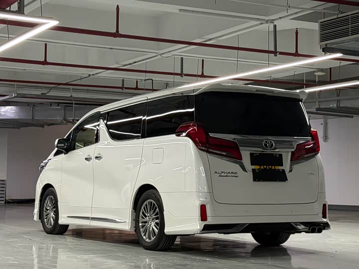 Фото 4 - Toyota Alphard
