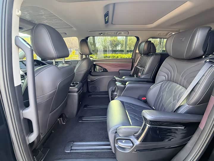 Фото 4 - GAC Trumpchi M8