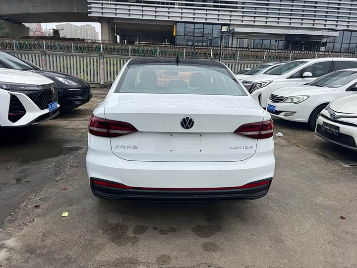 Фото 7 - Volkswagen Lavida