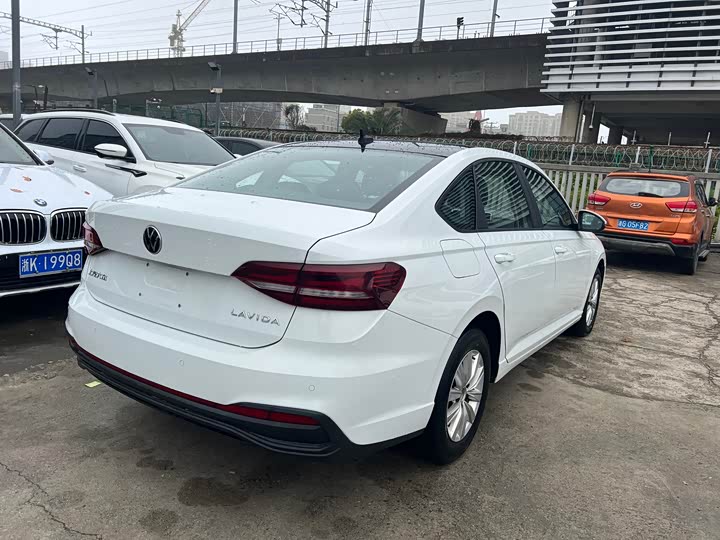 Фото 8 - Volkswagen Lavida
