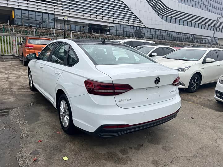 Фото 9 - Volkswagen Lavida