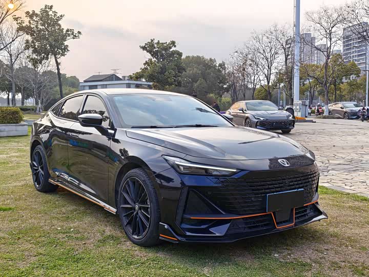 Zdjęcie 3 - Changan UNI-V